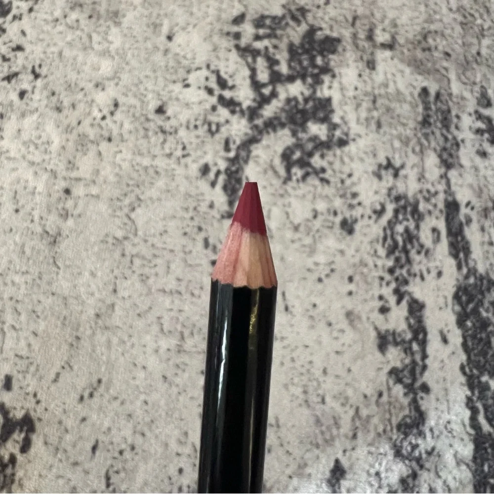 illamasqua lip pencil lust